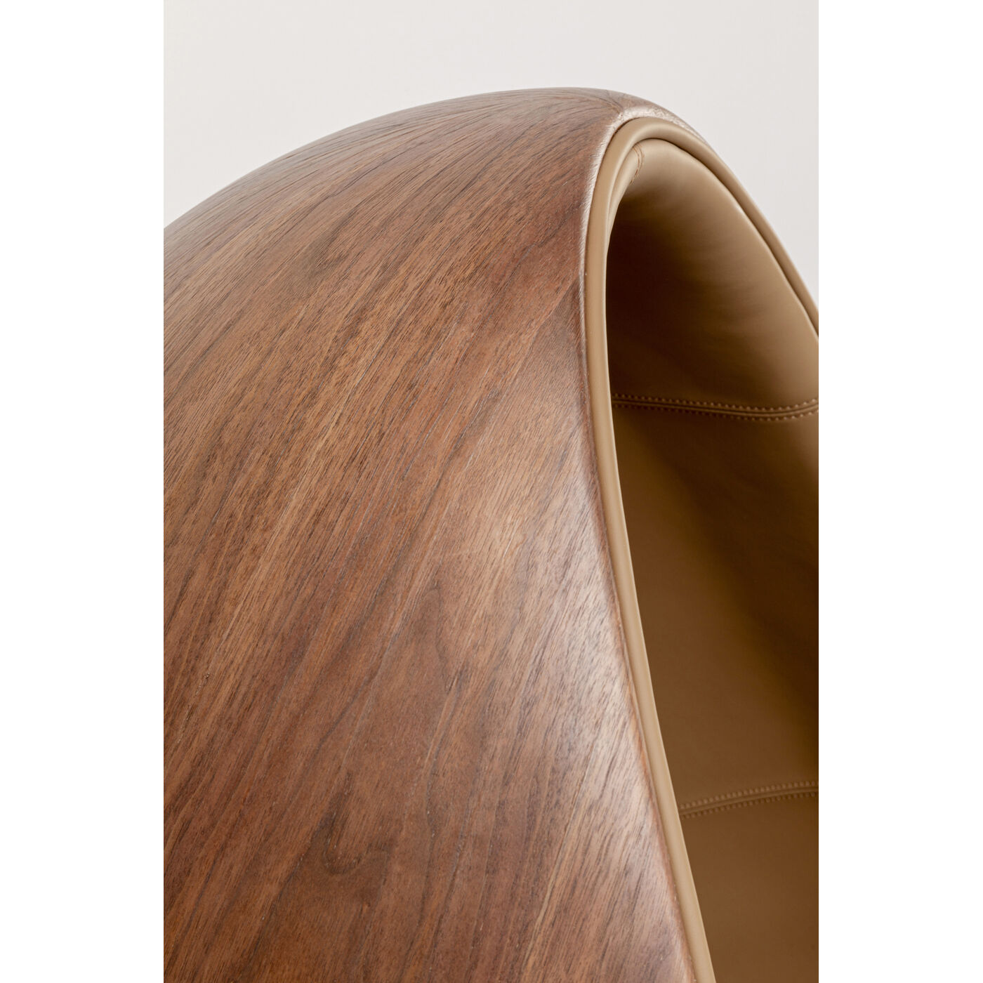 Кресло вращающееся Eye Ball Walnut